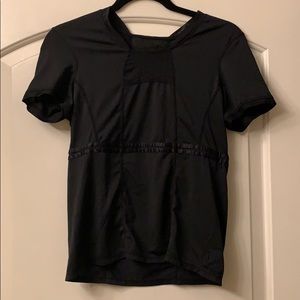 Lululemon black mesh inset work out top